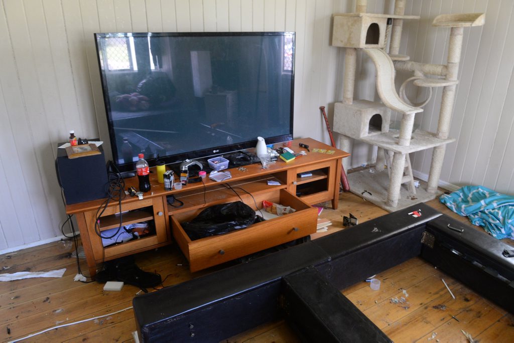 RENTAL PROBLEMS: The home in McMannie Street which was left in a messy condition. Photo: Mike Knott / NewsMail RENTAL PROBLEMS: The home in McMannie Street which was left in a messy condition. Photo: Mike Knott / NewsMail