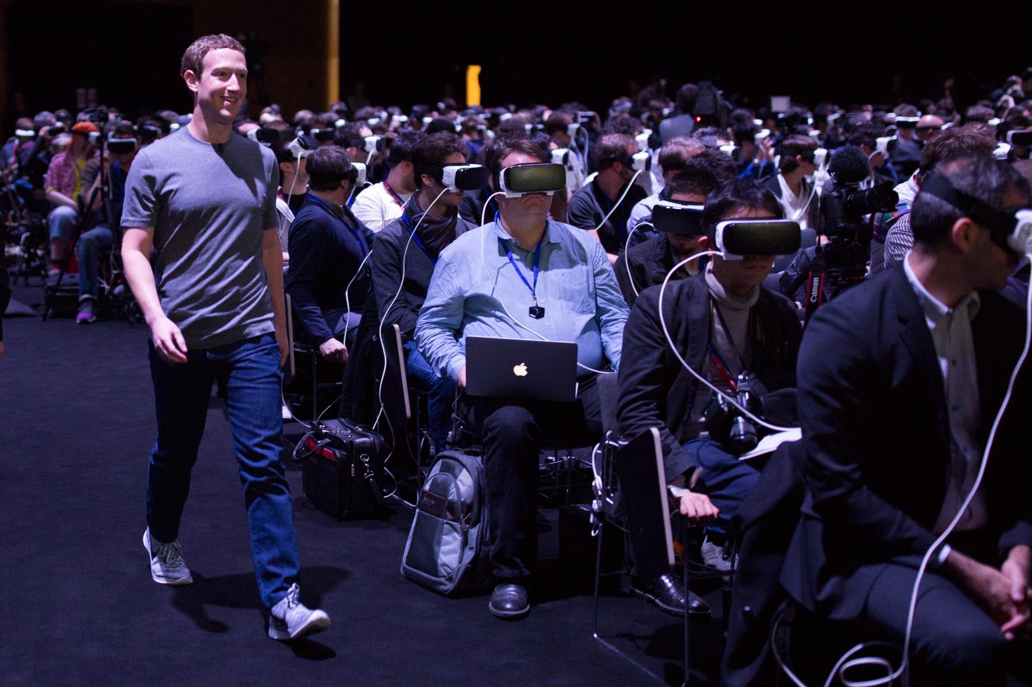 Zuckerberg’s entrance went largely unnoticed as the crowd made use of Samsung’s new virtual reality headset. Zuckerberg’s entrance went largely unnoticed as the crowd made use of Samsung’s new virtual reality headset.