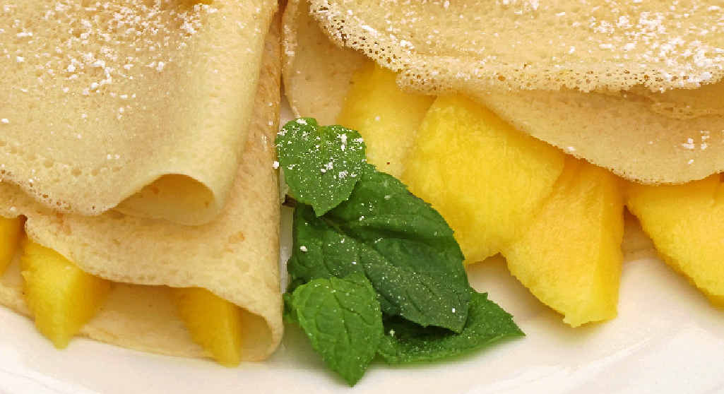 Mangoes are related to cashews and pistachios. Mangoes are related to cashews and pistachios.