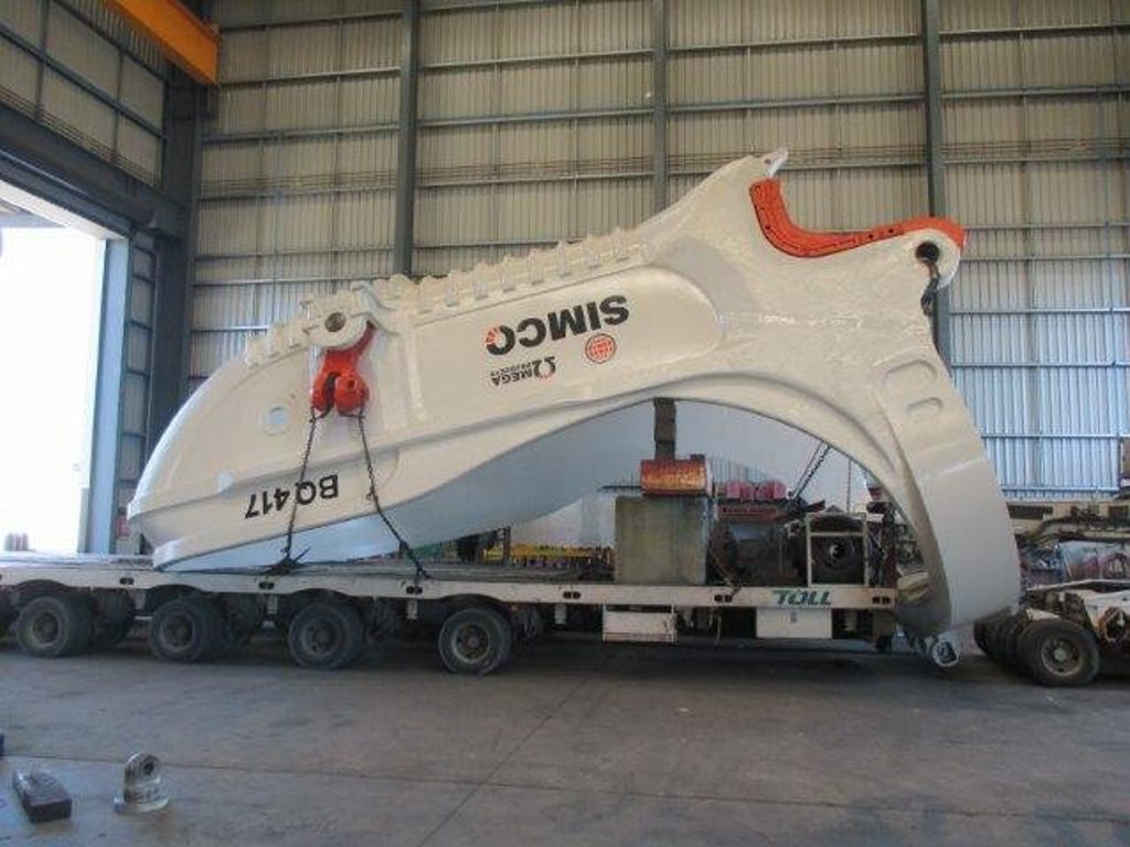 The giant dragline bucket loaded onto the truck prior to being taken from the workshop to Blackwater. The giant dragline bucket loaded onto the truck prior to being taken from the workshop to Blackwater.