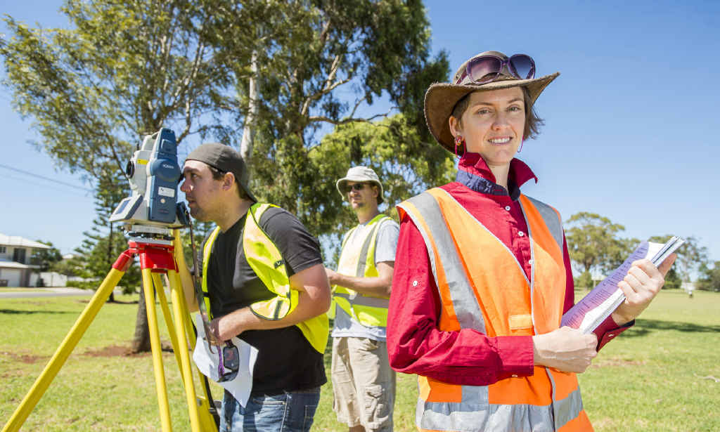 USQ lecturer Jessica Smith is teaching surveying at USQ Springfield this year. USQ lecturer Jessica Smith is teaching surveying at USQ Springfield this year.
