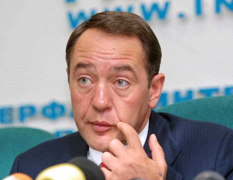 A file photograph showing Russian Press Minister Mikhail Lesin giving a press conference at the Interfax news agency, in Moscow, Russia, 22 January 2002. Media reports on 11 March 2015 state that Mikhail Lesin, who was found dead in Washington DC in November 2015, died of 'blunt force trauma'. A file photograph showing Russian Press Minister Mikhail Lesin giving a press conference at the Interfax news agency, in Moscow, Russia, 22 January 2002. Media reports on 11 March 2015 state that Mikhail Lesin, who was found dead in Washington DC in November 2015, died of 'blunt force trauma'.