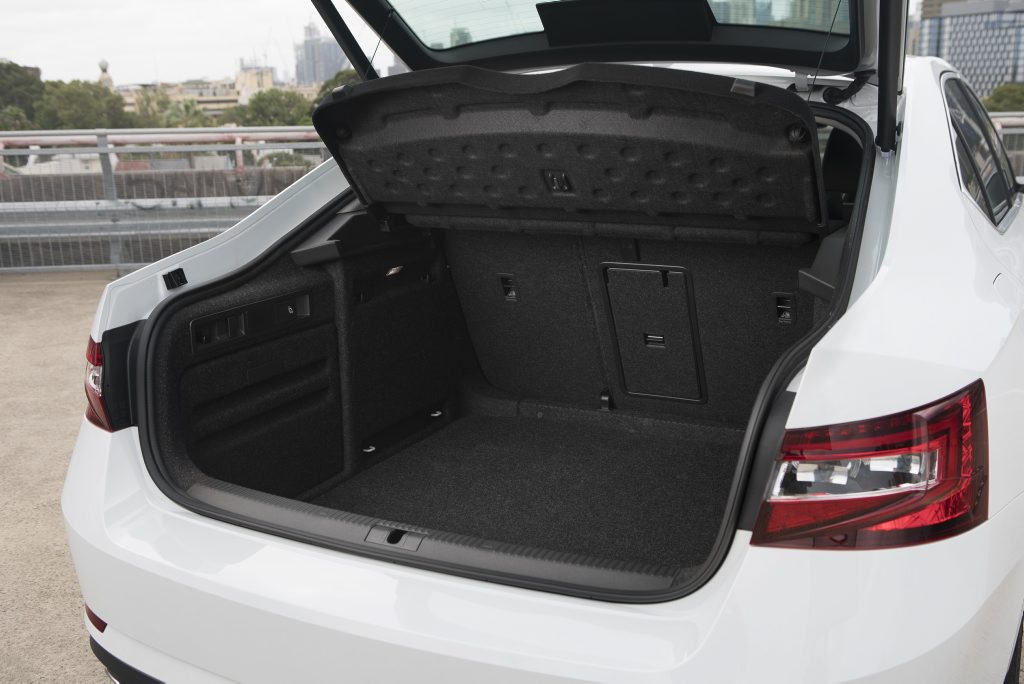 2016 Skoda Superb 206TSI. Photo: Contributed 2016 Skoda Superb 206TSI. Photo: Contributed