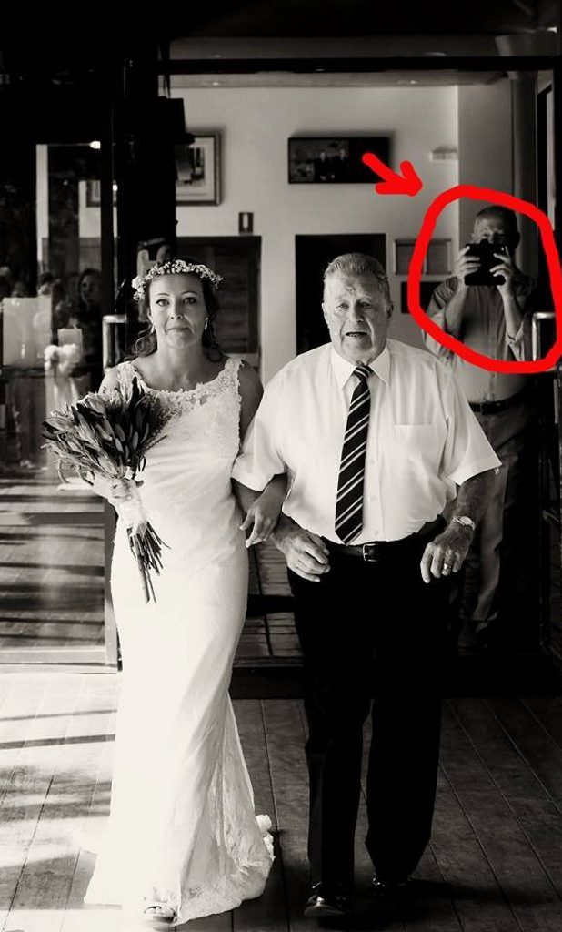 A photo bomber destroys a bride's special photo A photo bomber destroys a bride's special photo