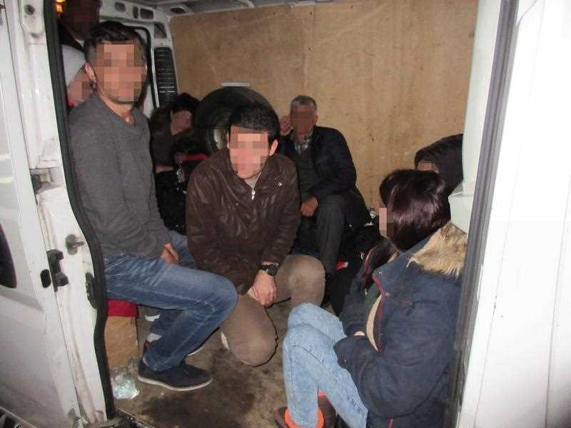 Czech authorities reportedly have detained the driver who tried to smuggle a group of 17 persons - probably from Iraq - in a minivan with a Polish licence plate. Czech authorities reportedly have detained the driver who tried to smuggle a group of 17 persons - probably from Iraq - in a minivan with a Polish licence plate.
