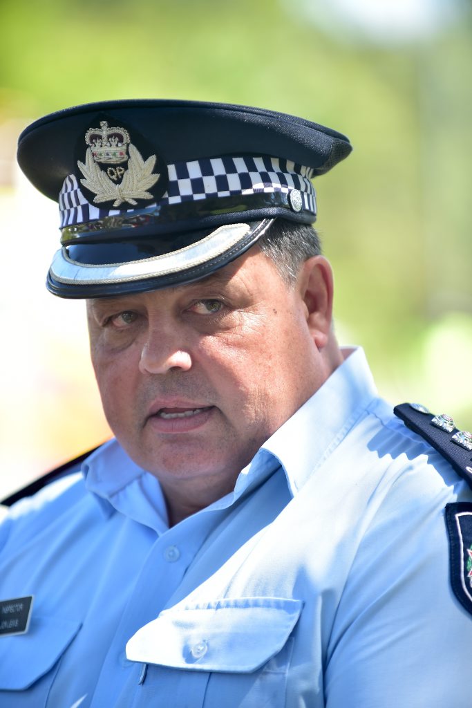 Inspector Jon Lewis speaks at Gweneth Rd. Inspector Jon Lewis speaks at Gweneth Rd.