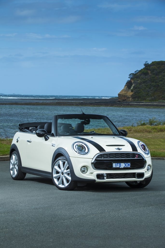 2016 Mini Cooper S Convertible. Photo: Mark Bean 2016 Mini Cooper S Convertible. Photo: Mark Bean