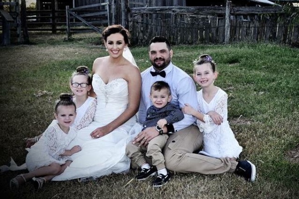 Jayde and Karlie Laine pictured with their children. Jayde and Karlie Laine pictured with their children.