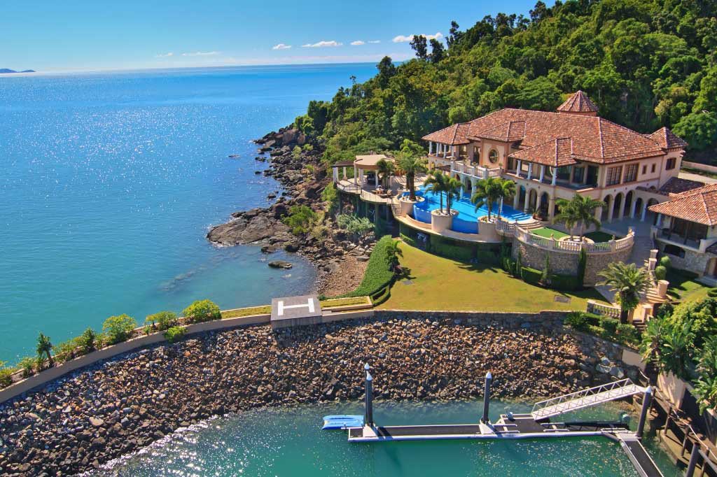 Mandalay House sits in a prime location across the bay from Airlie Beach. Mandalay House sits in a prime location across the bay from Airlie Beach.