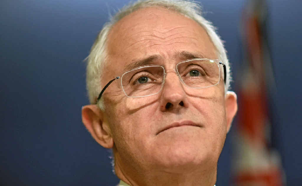 Australian Prime Minister Malcolm Turnbull during a press conference at the Commonwealth Parliamentary Offices in Sydney, Australia, Sunday July 3, 2016. With the likelihood of a hung parliament, based on Australian Electoral Commission data, both Australian Prime Minister Malcolm Turnbull and Australian Opposition leader Bill Shorten are now in a race to shore up crossbench support to form minority government in the Australian Parliament. (AAP Image/Lukas Coch) NO ARCHIVING Australian Prime Minister Malcolm Turnbull during a press conference at the Commonwealth Parliamentary Offices in Sydney, Australia, Sunday July 3, 2016. With the likelihood of a hung parliament, based on Australian Electoral Commission data, both Australian Prime Minister Malcolm Turnbull and Australian Opposition leader Bill Shorten are now in a race to shore up crossbench support to form minority government in the Australian Parliament. (AAP Image/Lukas Coch) NO ARCHIVING