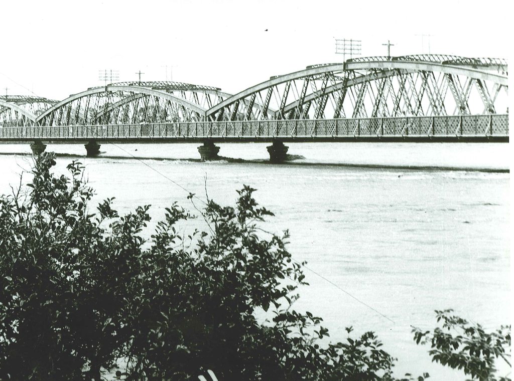 The Burnett Traffic Bridge withstood the 1942 flood, as it had for previous natural disasters and the ones since. Photo: NewsMail