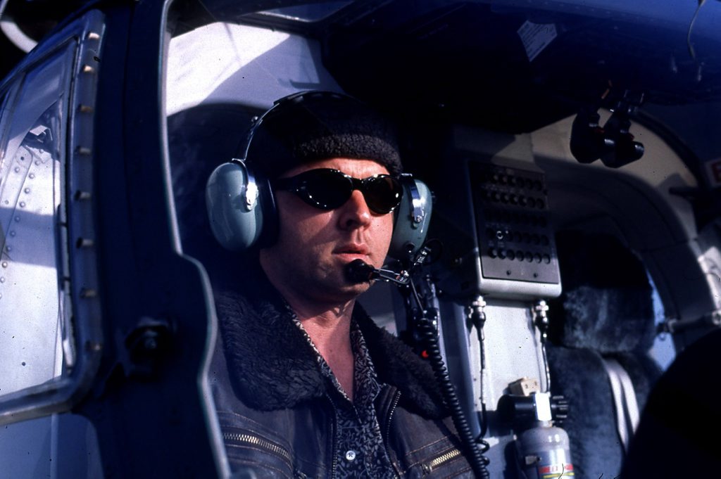 (SYD102) John Polson as helicopter pilot Billy Baird in Mission: Impossible 2, which opens in Australia on Thursday. (Jasin Boland / AAP Image)