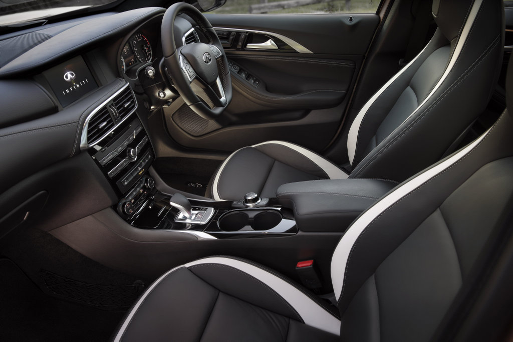 2016 Infiniti Q30 S. Photo: Contributed 2016 Infiniti Q30 S. Photo: Contributed