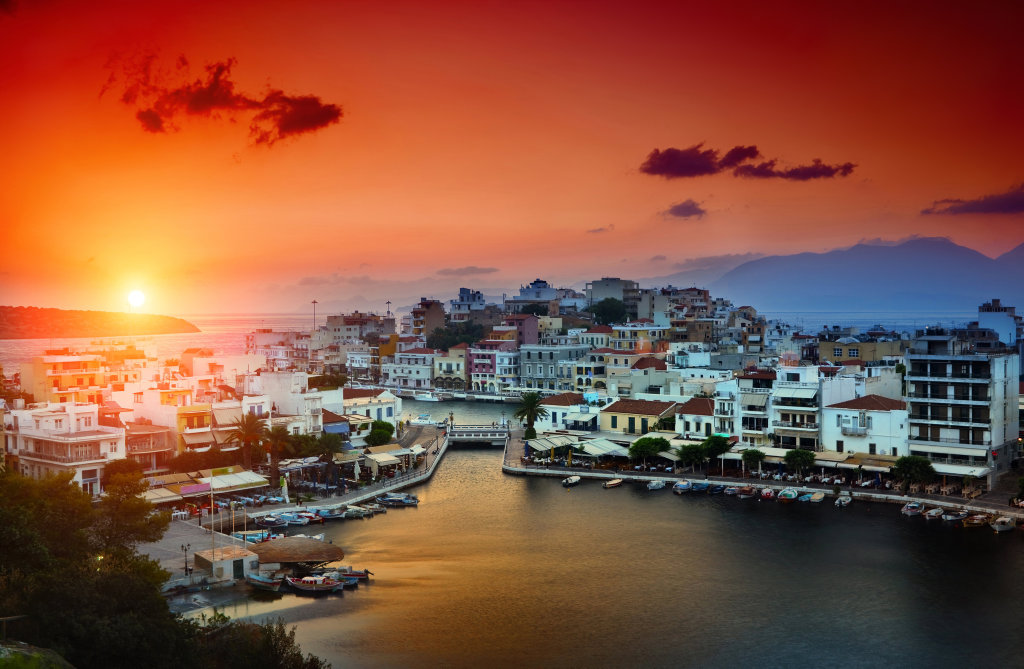 Agios Nikolaos is a picturesque town in the east of Crete. Agios Nikolaos is a picturesque town in the east of Crete.