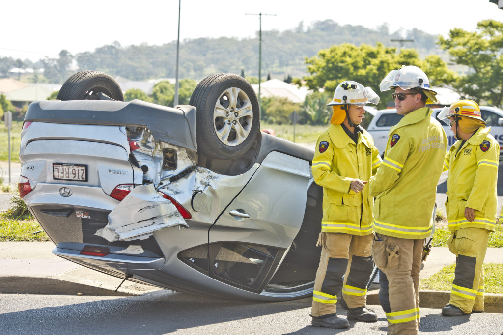Two car traffic crash at Glenvale Rd and Greenwattle st roundabout resulting in one car rolling onto its roof. Sunday Oct 16, 2016. Two car traffic crash at Glenvale Rd and Greenwattle st roundabout resulting in one car rolling onto its roof. Sunday Oct 16, 2016.