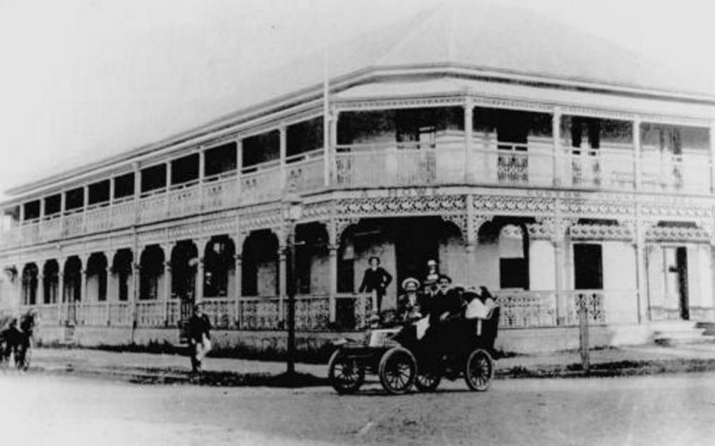 One patron reported have two ghosts enter his room and 'disappear through the wall' when he told them to leave. One patron reported have two ghosts enter his room and 'disappear through the wall' when he told them to leave.