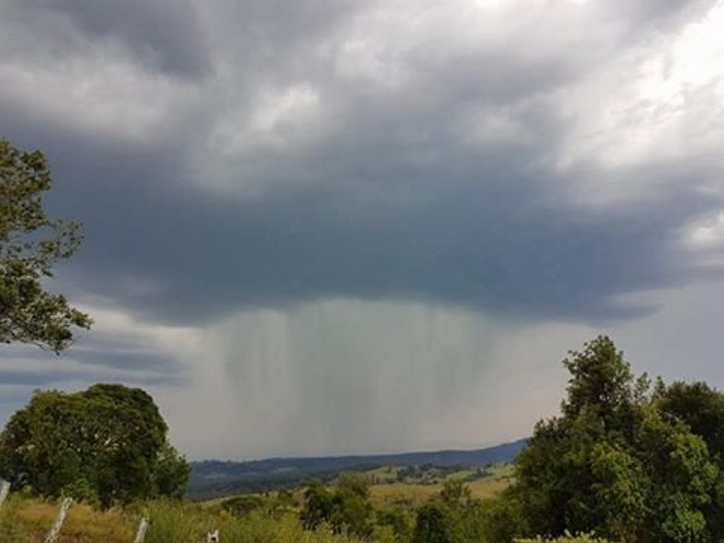 A photo of the storm near Mallanganee. A photo of the storm near Mallanganee.