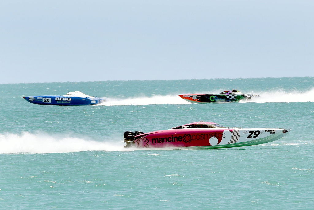 SUPERBOATS RACE: On Saturday and Sunday in Hervey Bay. Head down to the esplanade to see all the action. SUPERBOATS RACE: On Saturday and Sunday in Hervey Bay. Head down to the esplanade to see all the action.