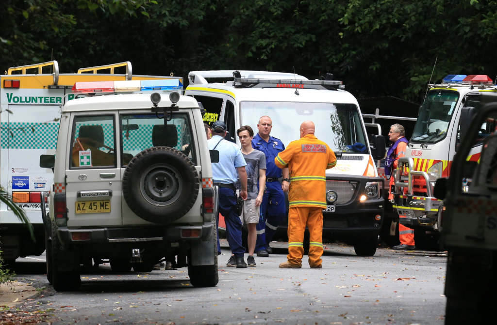 A witness to the fatality on Mt Warning who was struck by Lightening is interviewed by Tweed Heads Police at the foot of the Mountain. A witness to the fatality on Mt Warning who was struck by Lightening is interviewed by Tweed Heads Police at the foot of the Mountain.