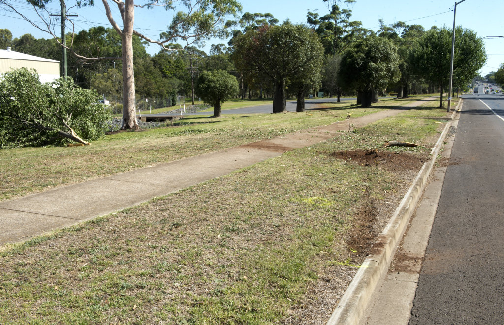 Crash scene in Ruthven St where 44 year old male motorcyclist lost his life. Crash scene in Ruthven St where 44 year old male motorcyclist lost his life.