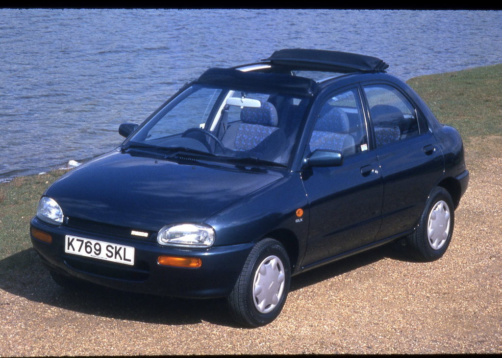 Mazda 121. Mazda 121.