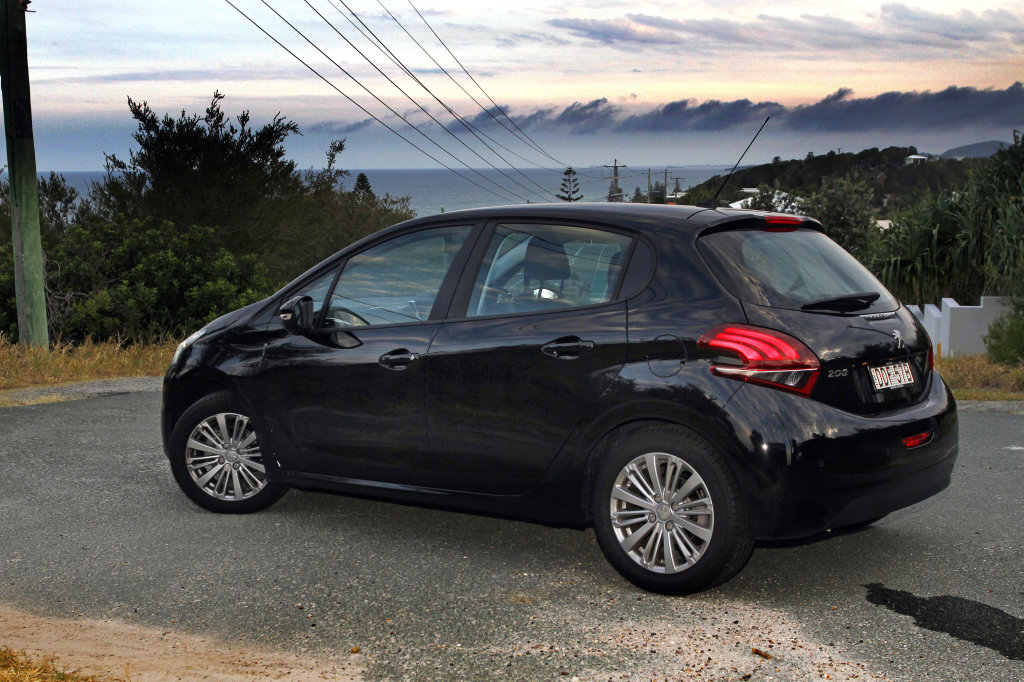 We present our final report after more than 6000km of long-term Peugeot 208 Active testing We present our final report after more than 6000km of long-term Peugeot 208 Active testing