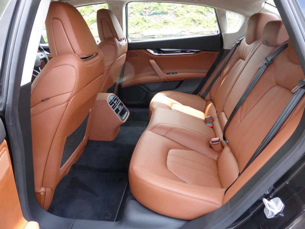 2017 Maserati Quattroporte GTS GranLusso 2017 Maserati Quattroporte GTS GranLusso