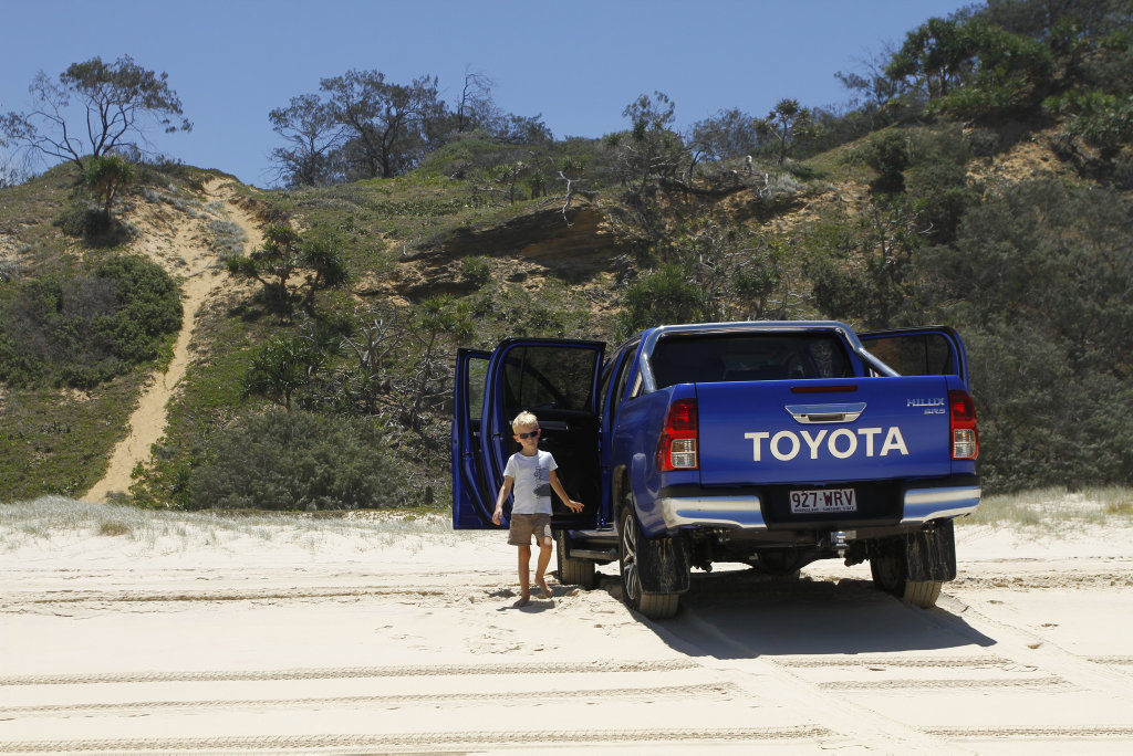 2016 Toyota HiLux Double Cab 4x4 SR5 on Teewah Beach, Noosa North Shore. 2016 Toyota HiLux Double Cab 4x4 SR5 on Teewah Beach, Noosa North Shore.