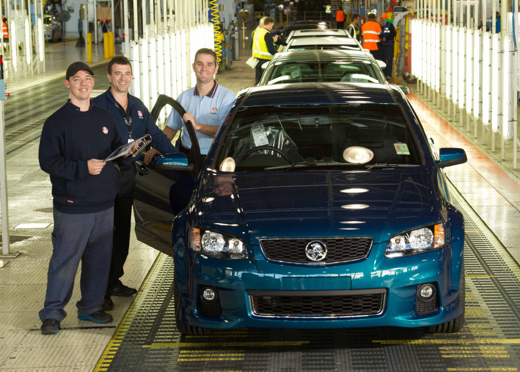 Holden Vehicle Operations mark the final VE Commodore to be built in 2013. Holden Vehicle Operations mark the final VE Commodore to be built in 2013.