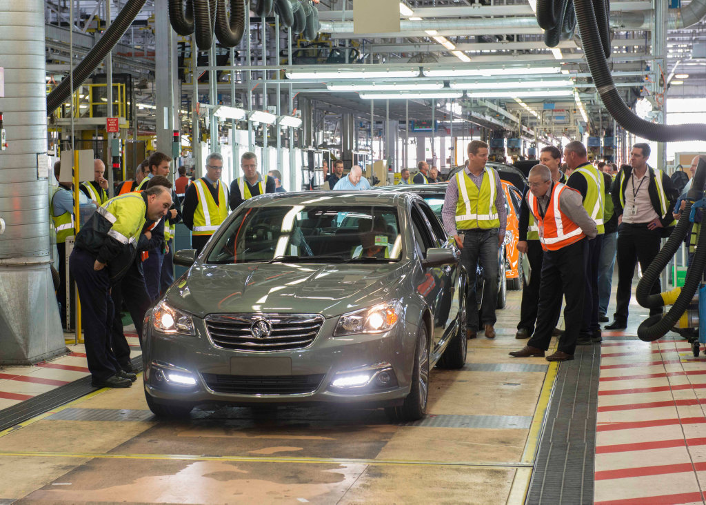 VF Commodore begins regular production in 2013 at the Elizabeth plant. Calais V first down the line. VF Commodore begins regular production in 2013 at the Elizabeth plant. Calais V first down the line.