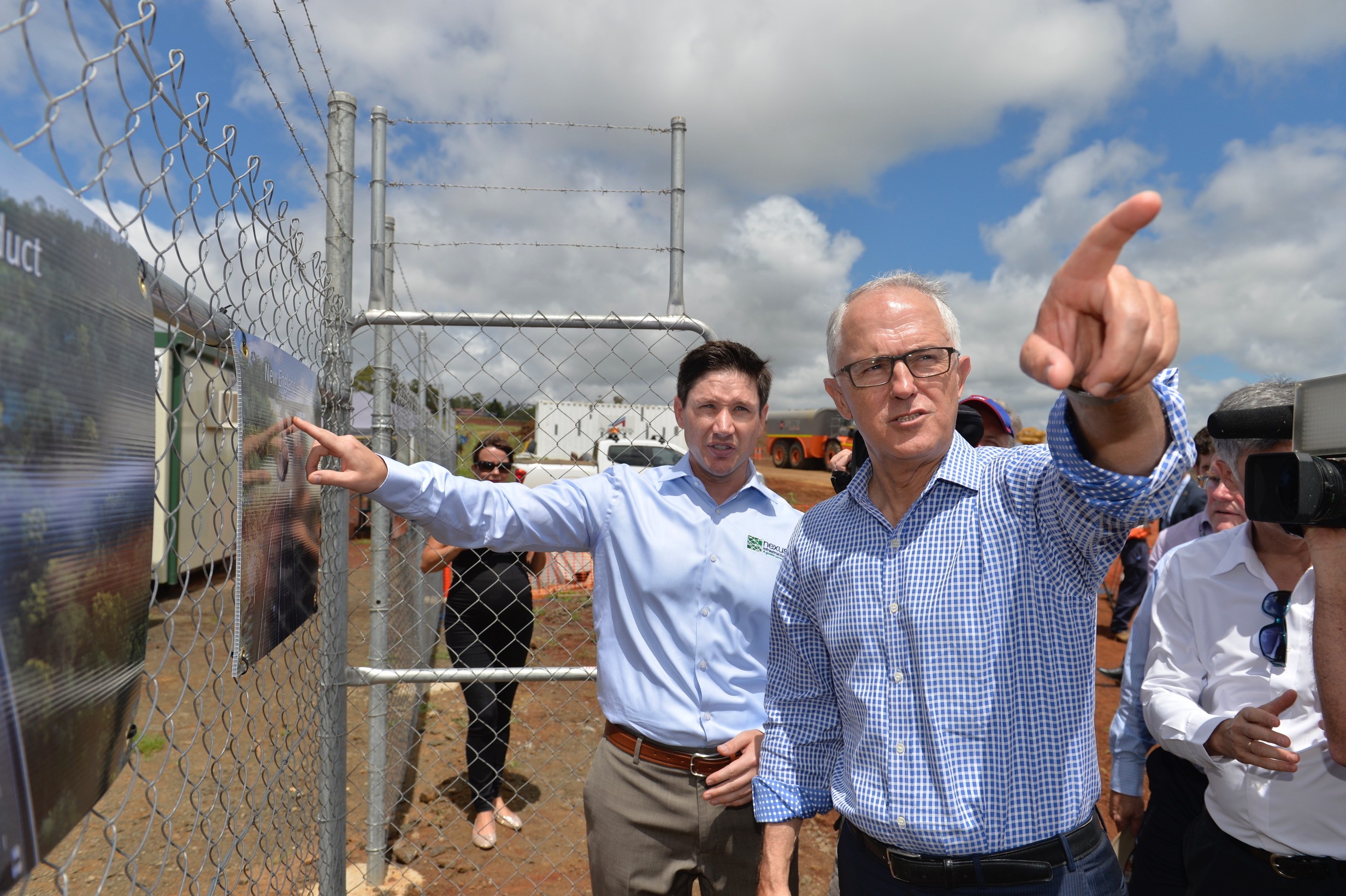 Prime Minister Malcolm Turbull and Nexus Infrastructure chief executive officer John Hagan at the Toowoomba Second Range Crossing site. Prime Minister Malcolm Turbull and Nexus Infrastructure chief executive officer John Hagan at the Toowoomba Second Range Crossing site.