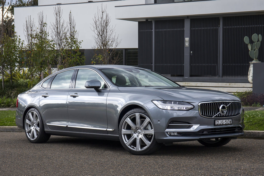 2016 Volvo S90 sedan. 2016 Volvo S90 sedan.