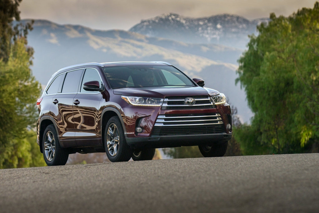 Fresh faced and with a new eight-speed auto transmission, the 2017 Toyota Kluger seven-seat SUV keeps its 3.5-litre V6 petrol engine but has more power and better economy. Fresh faced and with a new eight-speed auto transmission, the 2017 Toyota Kluger seven-seat SUV keeps its 3.5-litre V6 petrol engine but has more power and better economy.
