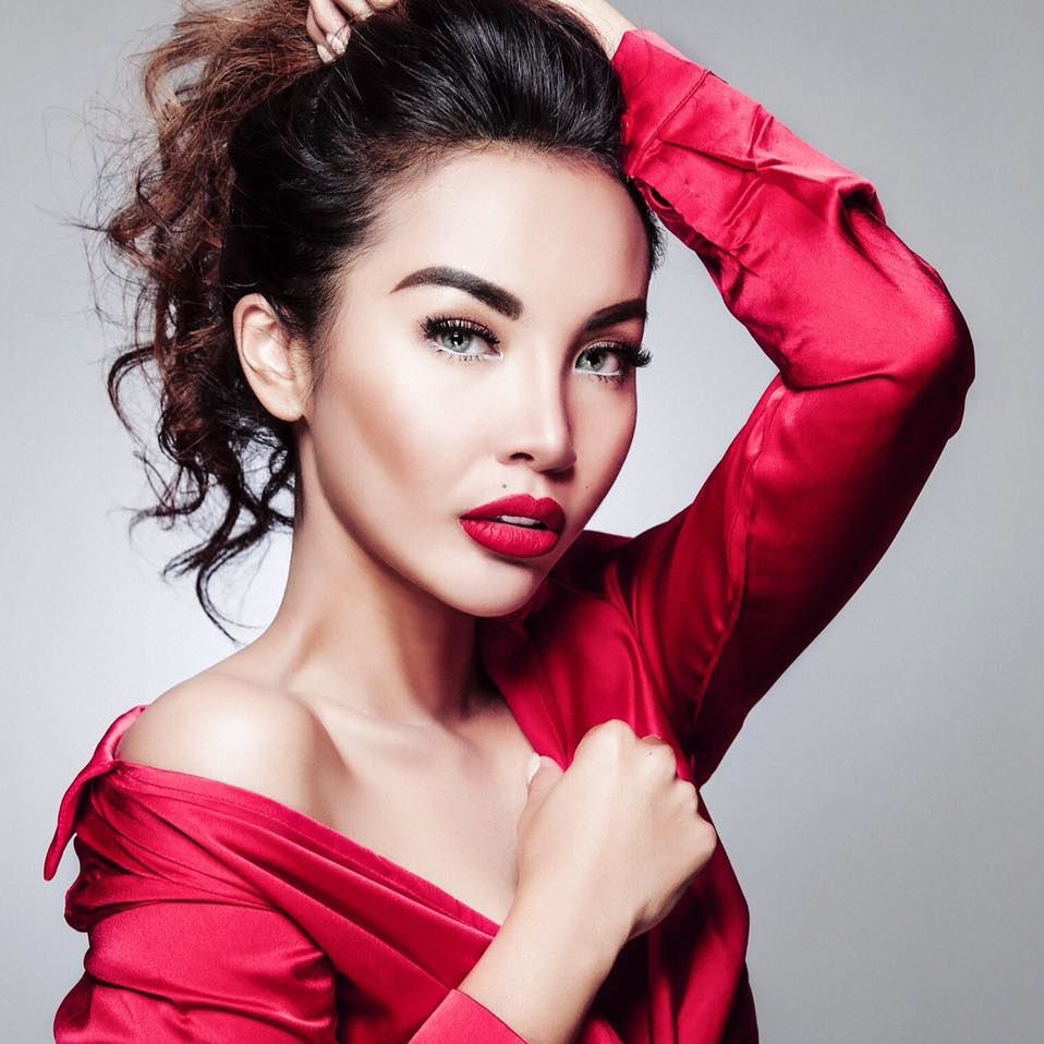 Worried texts from pilot before deadly crash