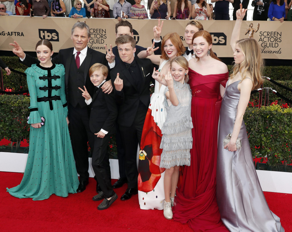 epa05760546 (L-R) Actors Samantha Isler, Viggo Mortensen, Charlie Shotwell, Matt Ross (hidden), Nicholas Hamilton, Trin Miller, Shree Crooks, George MacKay, Annalise Basso and Erin Moriarty from the cast of the Captain Fantastic arrive for the 23rd annual Screen Actors Guild Awards ceremony at the Shrine Exposition Center in Los Angeles, California, USA, 29 January 2017. EPA/PAUL BUCK epa05760546 (L-R) Actors Samantha Isler, Viggo Mortensen, Charlie Shotwell, Matt Ross (hidden), Nicholas Hamilton, Trin Miller, Shree Crooks, George MacKay, Annalise Basso and Erin Moriarty from the cast of the Captain Fantastic arrive for the 23rd annual Screen Actors Guild Awards ceremony at the Shrine Exposition Center in Los Angeles, California, USA, 29 January 2017. EPA/PAUL BUCK