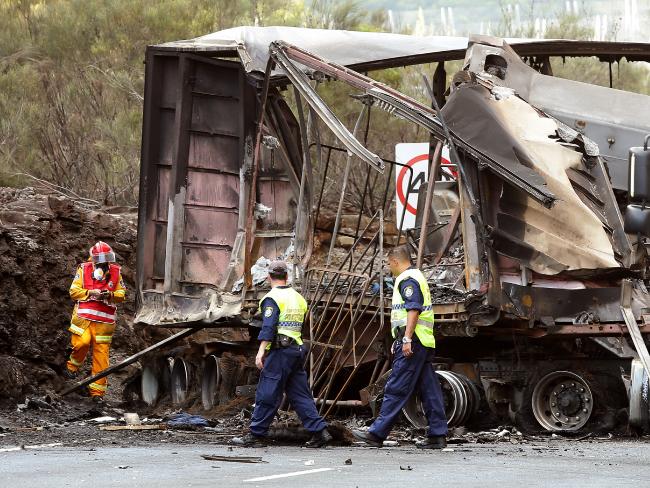 A FIERY crash between a B-double truck and a mobile crane is blocking all northbound lanes on the M1 Pacific Motorway at Brooklyn, north of Sydney.
A FIERY crash between a B-double truck and a mobile crane is blocking all northbound lanes on the M1 Pacific Motorway at Brooklyn, north of Sydney.