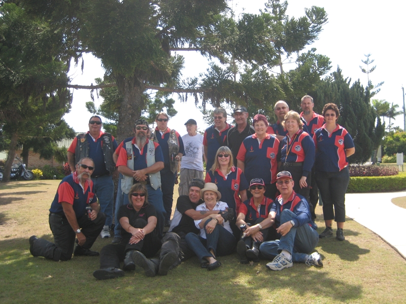 The Lockyer Ulysses crew at Cascade Gardens. The Lockyer Ulysses crew at Cascade Gardens.